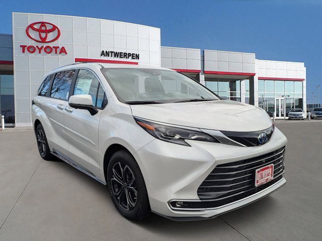 2025 Toyota Sienna Platinum