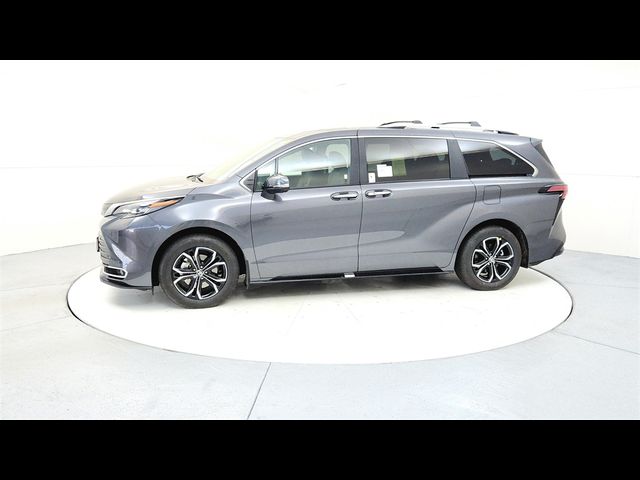 2025 Toyota Sienna Platinum