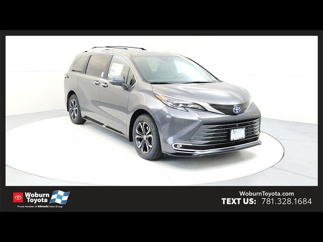 2025 Toyota Sienna Platinum