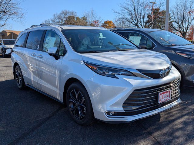 2025 Toyota Sienna Platinum