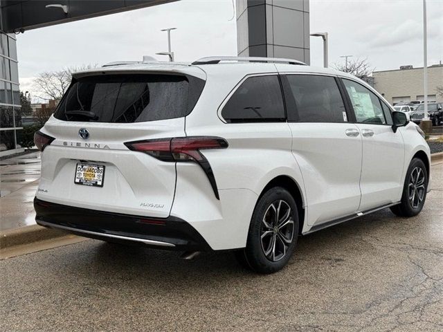 2025 Toyota Sienna Platinum