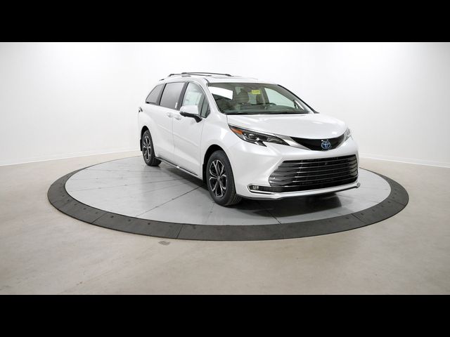 2025 Toyota Sienna Platinum