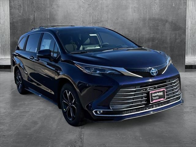 2025 Toyota Sienna Platinum