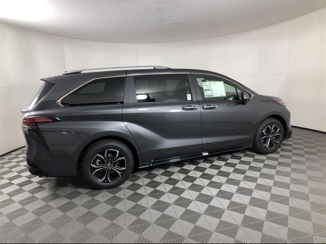 2025 Toyota Sienna Platinum