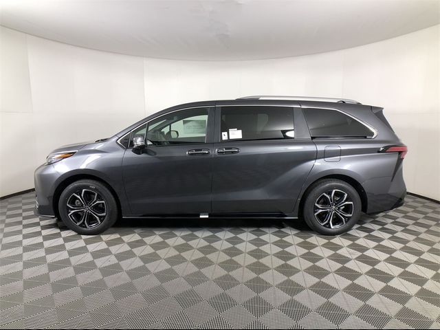 2025 Toyota Sienna Platinum