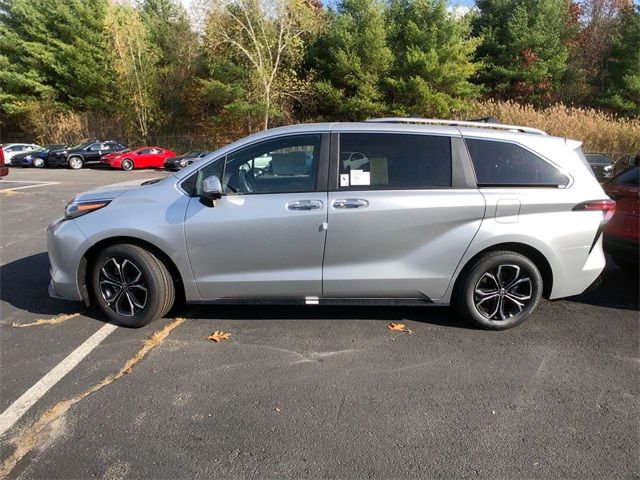 2025 Toyota Sienna Platinum