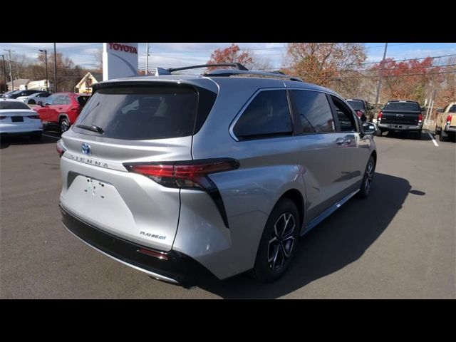 2025 Toyota Sienna Platinum