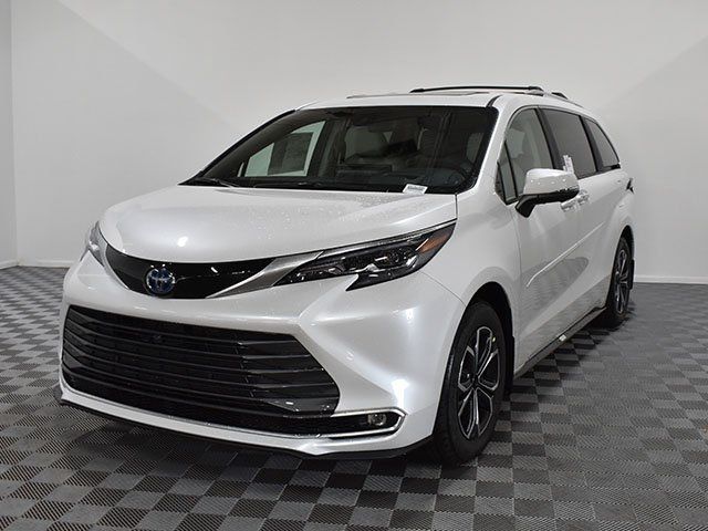 2025 Toyota Sienna Platinum