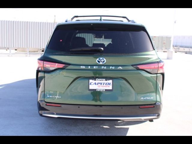 2025 Toyota Sienna Platinum