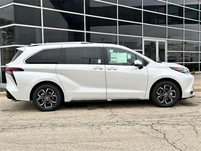 2025 Toyota Sienna Platinum