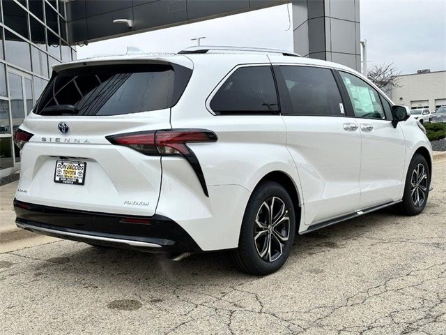 2025 Toyota Sienna Platinum