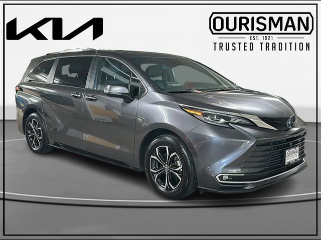 2025 Toyota Sienna Platinum