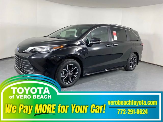 2025 Toyota Sienna Platinum