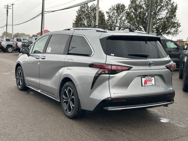 2025 Toyota Sienna Platinum