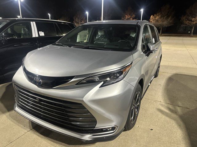 2025 Toyota Sienna Platinum