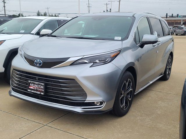 2025 Toyota Sienna Platinum