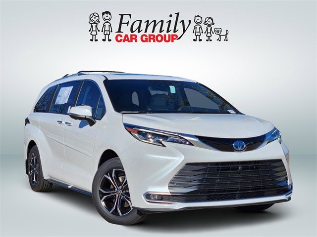 2025 Toyota Sienna Platinum