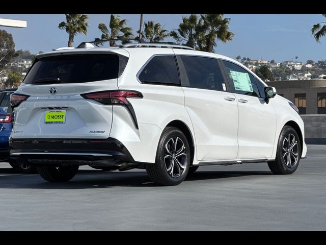 2025 Toyota Sienna Platinum