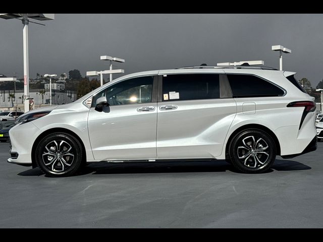 2025 Toyota Sienna Platinum