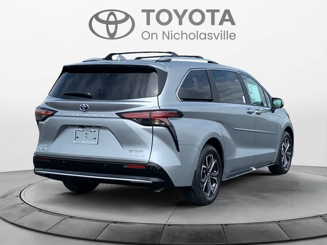 2025 Toyota Sienna Platinum