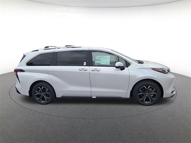 2025 Toyota Sienna Platinum