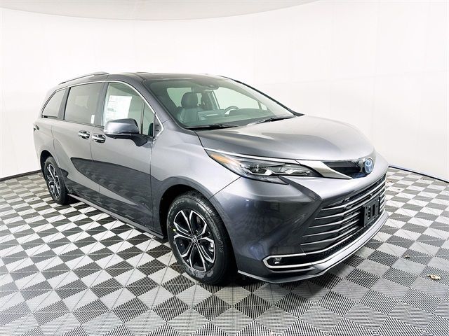 2025 Toyota Sienna Platinum