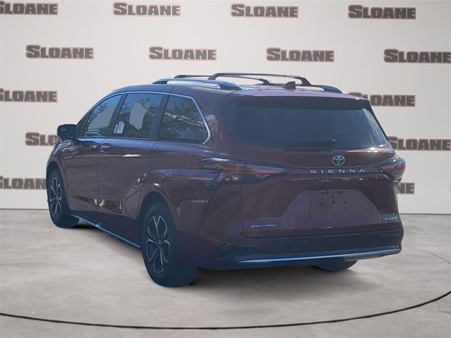 2025 Toyota Sienna Platinum