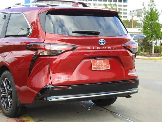 2025 Toyota Sienna Platinum