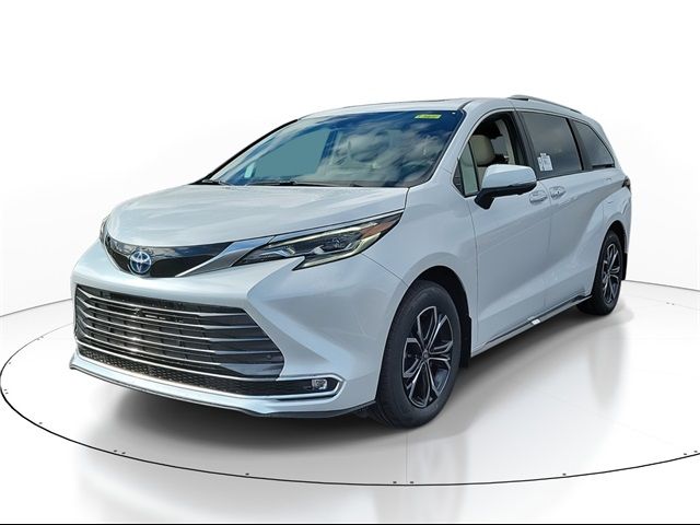 2025 Toyota Sienna Platinum