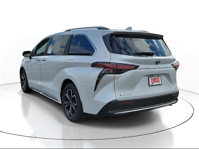 2025 Toyota Sienna Platinum