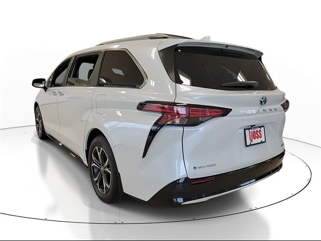 2025 Toyota Sienna Platinum