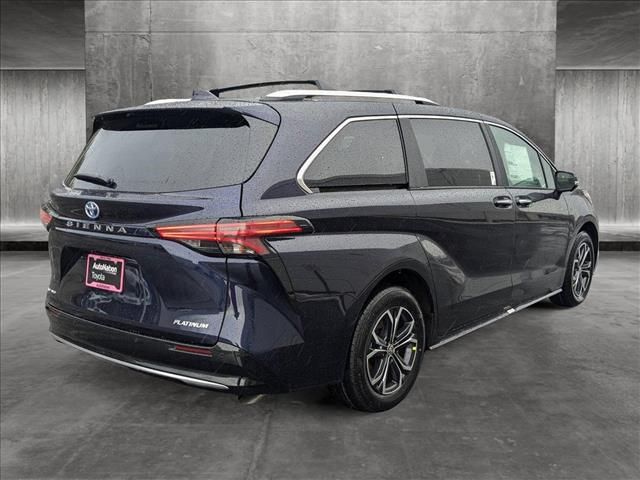 2025 Toyota Sienna Platinum