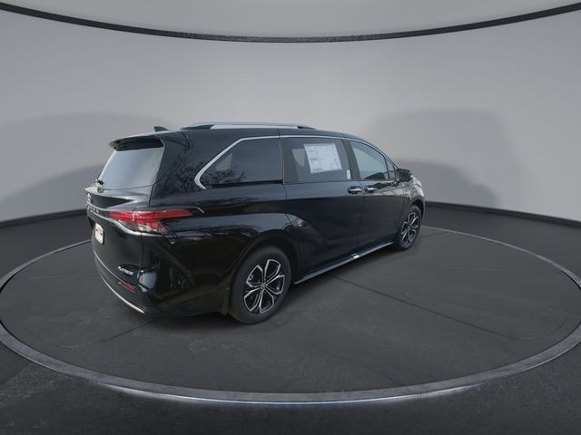 2025 Toyota Sienna Platinum