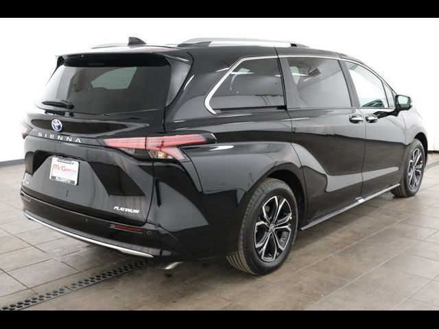 2025 Toyota Sienna Platinum