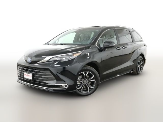 2025 Toyota Sienna Platinum