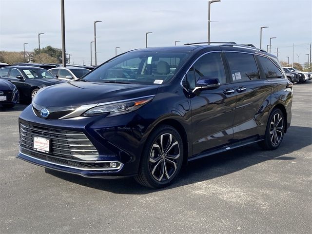 2025 Toyota Sienna Platinum