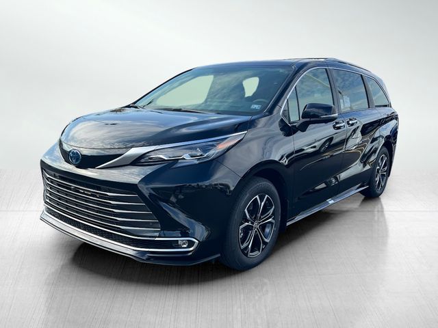 2025 Toyota Sienna Platinum