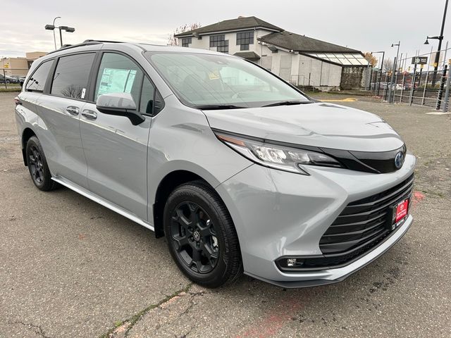 2025 Toyota Sienna XSE