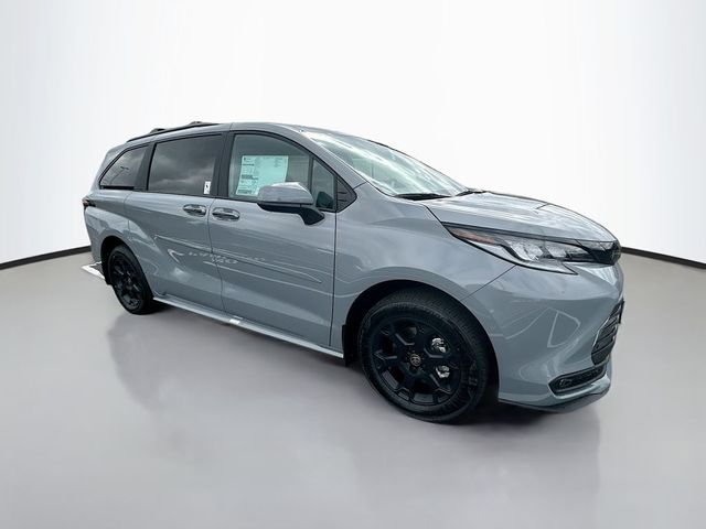 2025 Toyota Sienna Woodland Edition