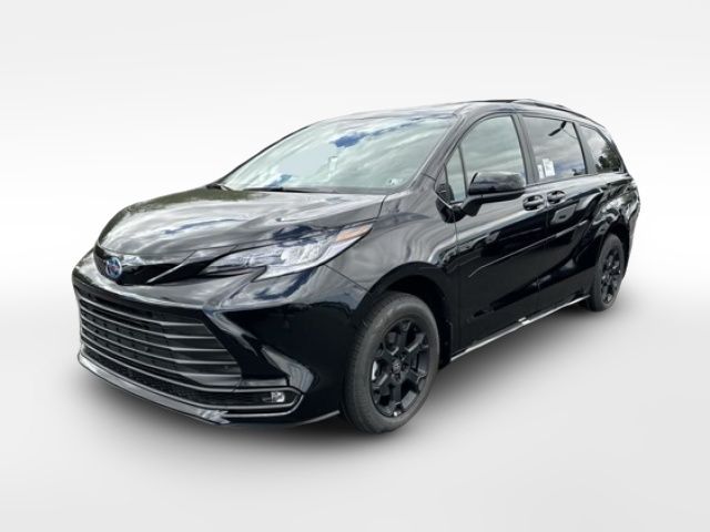 2025 Toyota Sienna Woodland Edition