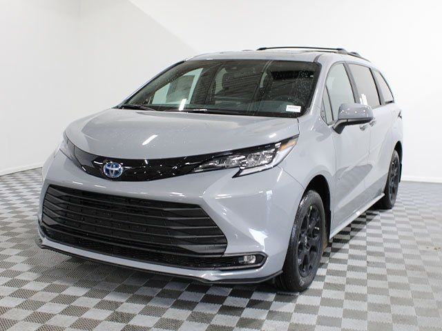 2025 Toyota Sienna Woodland Edition