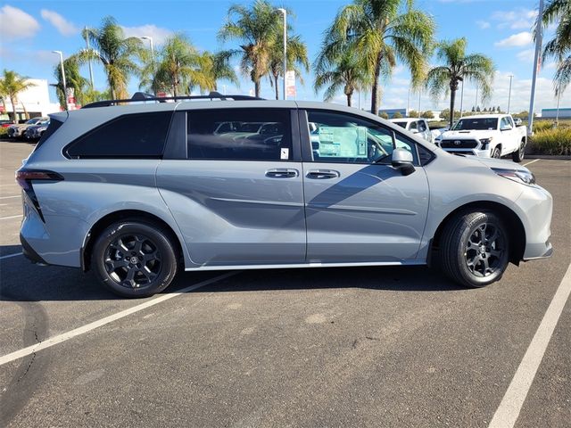 2025 Toyota Sienna Woodland Edition