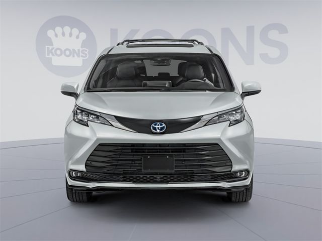 2025 Toyota Sienna Woodland Edition