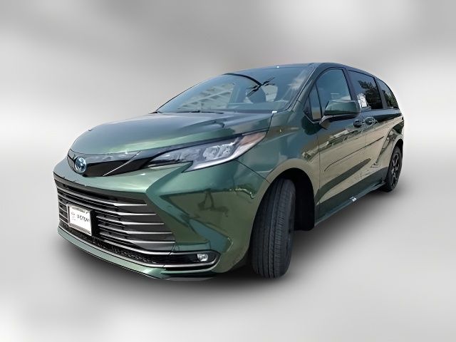 2025 Toyota Sienna Woodland Edition