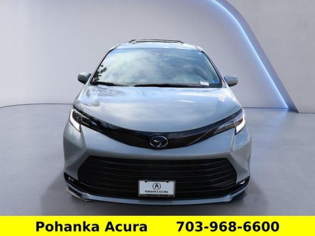 2025 Toyota Sienna Woodland Edition