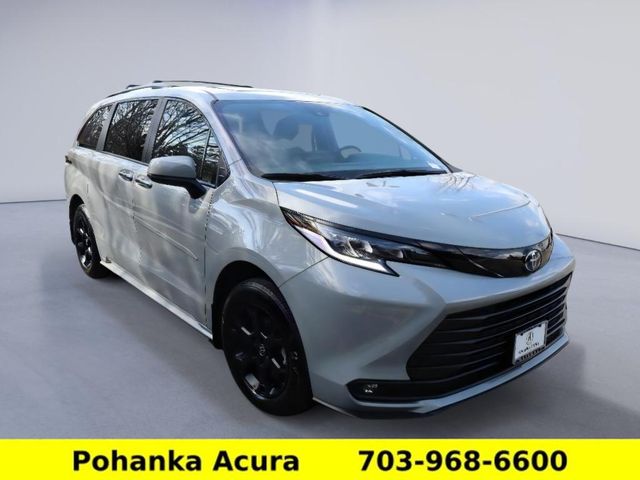 2025 Toyota Sienna Woodland Edition