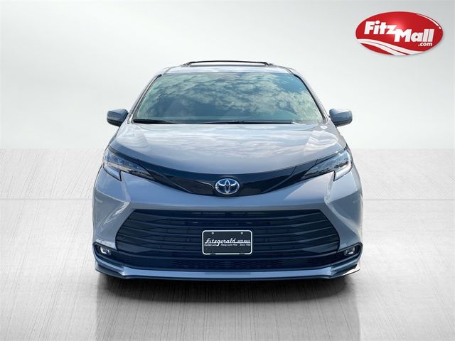 2025 Toyota Sienna Woodland Edition