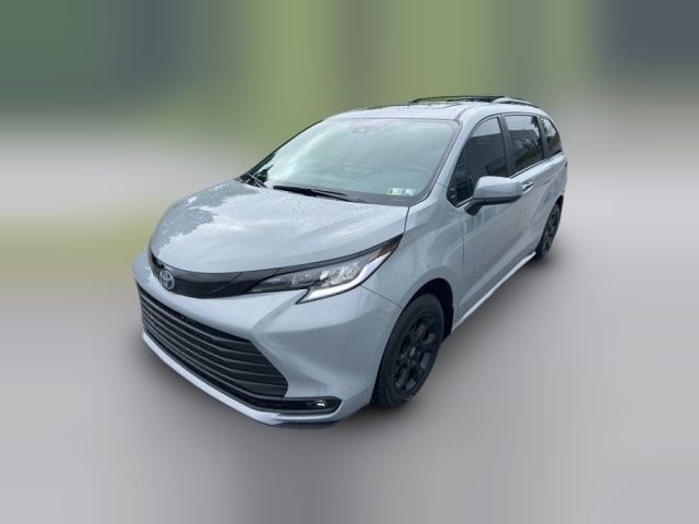 2025 Toyota Sienna Woodland Edition