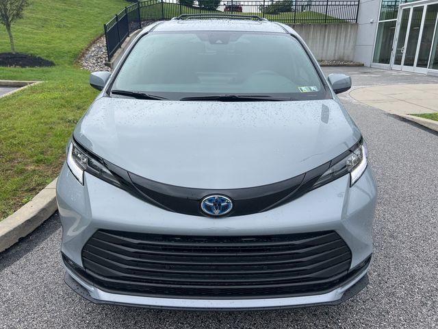 2025 Toyota Sienna Woodland Edition