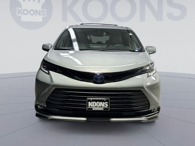 2025 Toyota Sienna Woodland Edition